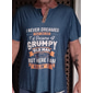 Camicia henley grafica divertente da uomo Grumpy Old Man - Tee lifestyle a maniche corte