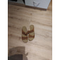 mørkebrune slip-on komfortsandaler til dame med støtte i fotbuen og utskjærte stropper, uformelle ortopediske slidesko for turgåing, reiser og daglig bruk