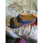 mørkebrune slip-on komfortsandaler til dame med støtte i fotbuen og utskjærte stropper, uformelle ortopediske slidesko for turgåing, reiser og daglig bruk