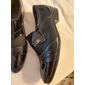 Mocassins habillés en similicuir verni pour hommes – chaussures à enfiler formelles avec des accents en maille et une boucle en métal élégante pour les mariages et les affaires