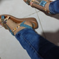 sandali con zeppa da donna con decorazioni in strass – comodi cinturini elastici e dettagli con motivi floreali per un abbigliamento casual estivo