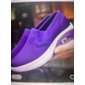 violette sportliche Slip-On-Wanderschuhe für Damen mit Luftpolstersohle für Komfort und Halt