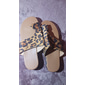 sandali slide da donna con stampa leopardata con zeppa: eleganti e comodi per l'abbigliamento casual estivo