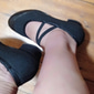 chaussures de danse à talon bas rouges pour femmes avec sangles croisées élastiques – conception confortable et légère pour le ballet, le jazz et la performance