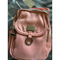 sac à bandoulière en nylon noir pour femme avec accessoires argentés et bandoulière réglable - petit sac à bandoulière léger et pratique pour les voyages et l'utilisation quotidienne