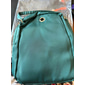 sac à bandoulière en nylon noir pour femme avec accessoires argentés et bandoulière réglable - petit sac à bandoulière léger et pratique pour les voyages et l'utilisation quotidienne