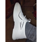 chaussures de course respirantes blanches pour hommes – baskets de sport légères avec tige en tricot et semelle coussinée pour le sport et les vêtements décontractés