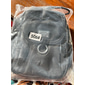 sac à bandoulière en nylon noir pour femme avec accessoires argentés et bandoulière réglable - petit sac à bandoulière léger et pratique pour les voyages et l'utilisation quotidienne
