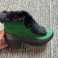 bottines à talon carré doublées de fourrure rouge de style rétro pour femmes - parfaites pour les vacances d'hiver et les fêtes de Noël