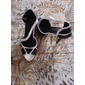 sandali da donna con plateau stiletto bianchi e neri con punta aperta e cinturino alla caviglia - eleganti tacchi alti per feste e occasioni speciali