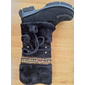bottes d'hiver en fausse fourrure pour femmes avec pompons décoratifs et bordure perlée - parfaites pour le temps froid et les tenues décontractées