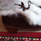 bottines à talon carré doublées de fourrure rouge de style rétro pour femmes - parfaites pour les vacances d'hiver et les fêtes de Noël