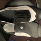 chaussures de claquettes oxford noires et blanches pour hommes – chaussures classiques à lacets en similicuir avec plaques métalliques pour des performances professionnelles