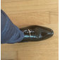 svarte loafers i lakk for menn med metalldekor for formell og fritidsklær