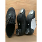 chaussures de claquettes oxford noires et blanches pour hommes – chaussures classiques à lacets en similicuir avec plaques métalliques pour des performances professionnelles