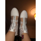 weiße Damen-Stiefeletten aus Spitze mit transparentem Blockabsatz – perfekt für Hochzeiten und besondere Anlässe