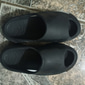 sandali bianchi da uomo con design ritagliato rosso – calzature slip-on leggere e comode per abbigliamento casual ed estivo