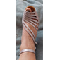 goldene Riemchen-Tanzschuhe mit hohem Absatz und Fesselriemchen für Damen – elegantes Schuhwerk für Gesellschafts- oder lateinamerikanische Performances
