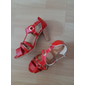 sandales à talons hauts à lanières marron pour femmes avec des accents d'anneaux dorés - élégantes et confortables pour les fêtes d'été et les tenues décontractées