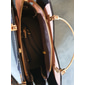 marineblaue und rosa Handtasche für Damen mit Herzquastenanhänger – elegante Umhängetasche und Tragetasche aus Kunstleder für den täglichen Gebrauch