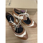 Vintage Oxford-Schnürschuhe mit Brogue-Absatz für Damen – zweifarbiger Retro-Schuh mit eleganter floraler Innensohle und kleinem Absatz für formelle und legere Anlässe