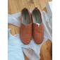 Herren-Slipper aus weißem Leder – atmungsaktive, lässige Mokassins mit Ziernähten für Sommer und Reisen