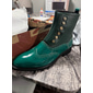 Grüne Vintage-Lederstiefel für Herren mit Knöpfen - stylische Brogue-Stiefeletten mit Flügelkappe und Lackleder-Finish