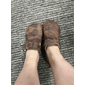 mocassins à enfiler pieds nus marron vintage pour femmes avec bride à boucle et finition en similicuir vieilli, parfaits pour une tenue décontractée