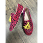 Mocasines de mujer de leopardo rosa con borla amarilla – Zapatos llamativos y elegantes sin cordones para un look de declaración moderno