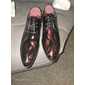 chaussures habillées oxford en cuir verni pour hommes - rouges et noires, idéales pour les événements formels et les fêtes