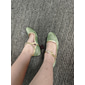 女性用グリーンとゴールドのヴィンテージ 1930 年代スタイルのメリージェーンヒール。ラインストーンのバックル付き。快適なミドルヒール。フォーマルなイベントやレトロをテーマにしたパーティーに最適。