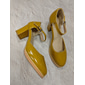 Escarpins à talon carré Mary Jane jaunes pour femmes avec bout rond et bride réglable pour un style rétro, une tenue de bureau et des événements formels