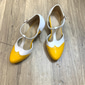 1950-tals vintage mary jane-klackar med t-remmar – tvåfärgade brogue-skor med låg klack för retrofester, kontorskläder och speciella tillfällen