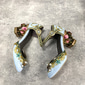 Zapatos Mary Jane barrocos vintage Gatsby para mujeres de los años 20 - Bombas embellecidas en azul claro con detalles de perlas y flores para bodas fiestas y ocasiones especiales