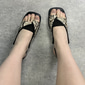 Sandalias peep-toe con estampado abstracto de mezclilla azul para mujer: sandalias artísticas con tira trasera para vacaciones de verano, resorts y atuendos casuales.